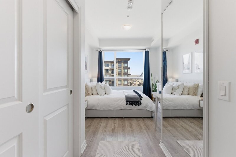 BEAUTIFUL CONDO IN THE HEART OF GRIMSBY-ON-THE-LAKE!