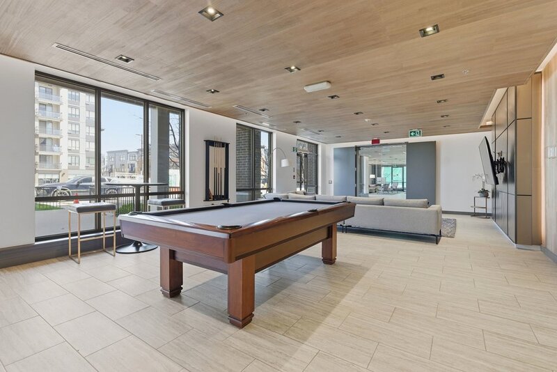 BEAUTIFUL CONDO IN THE HEART OF GRIMSBY-ON-THE-LAKE!