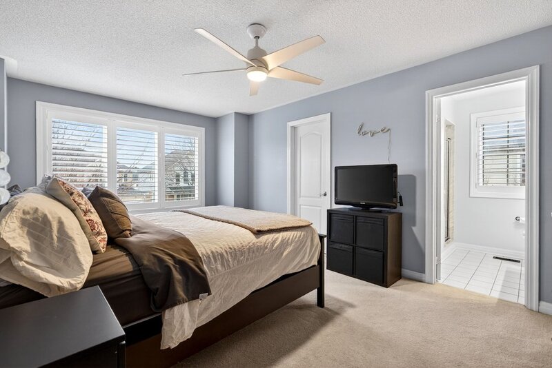 STUNNINGLY LARGE FAMILY HOME IN BURLINGTON!