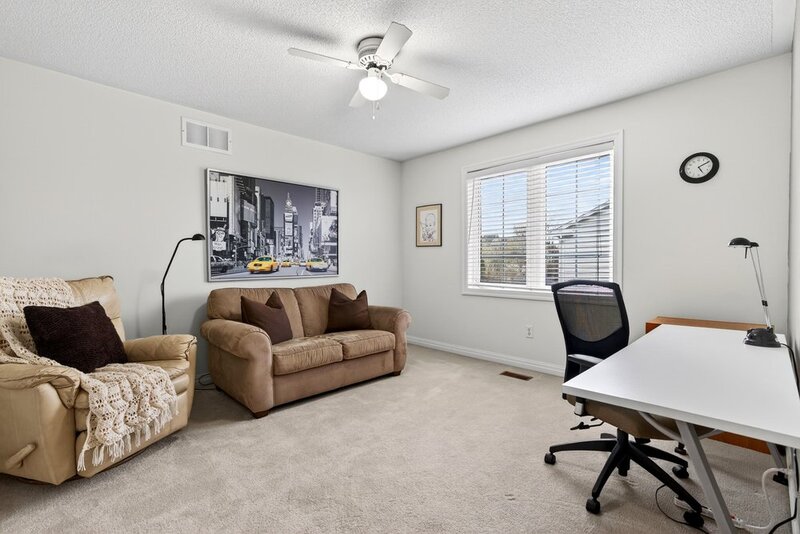 STUNNINGLY LARGE FAMILY HOME IN BURLINGTON!