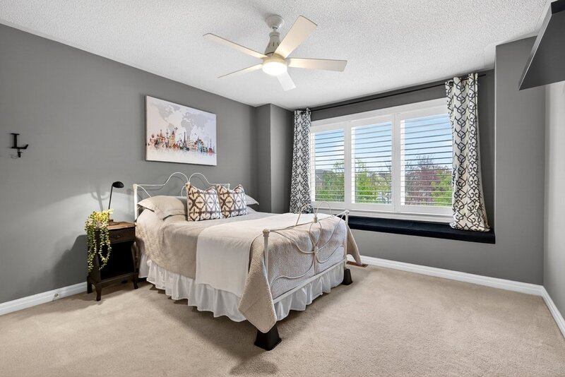 STUNNINGLY LARGE FAMILY HOME IN BURLINGTON!