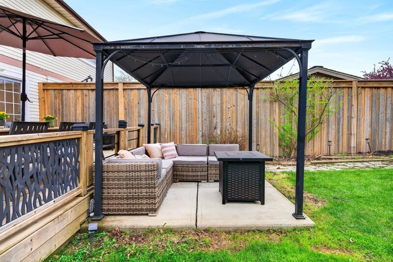 GREAT SEMI DETACHED FAMILY HOME IN BURLINGTON!