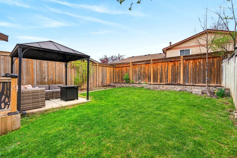 GREAT SEMI DETACHED FAMILY HOME IN BURLINGTON!