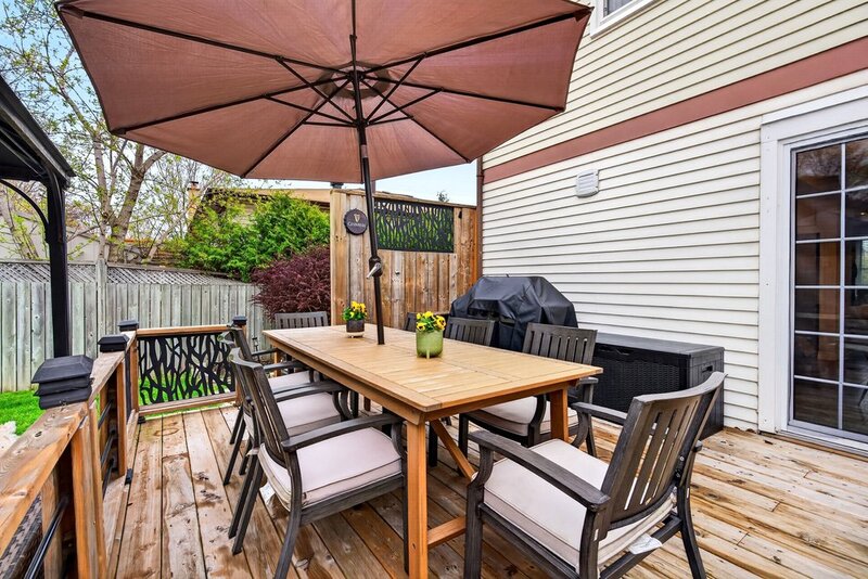 GREAT SEMI DETACHED FAMILY HOME IN BURLINGTON!