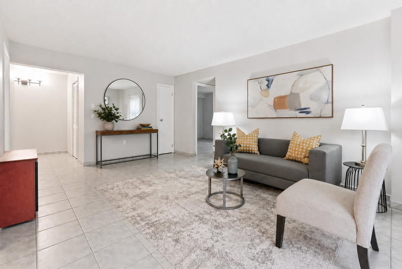 FANTASTIC LOCATION IN THIS STONEY CREEK CONDO APARTMENT!