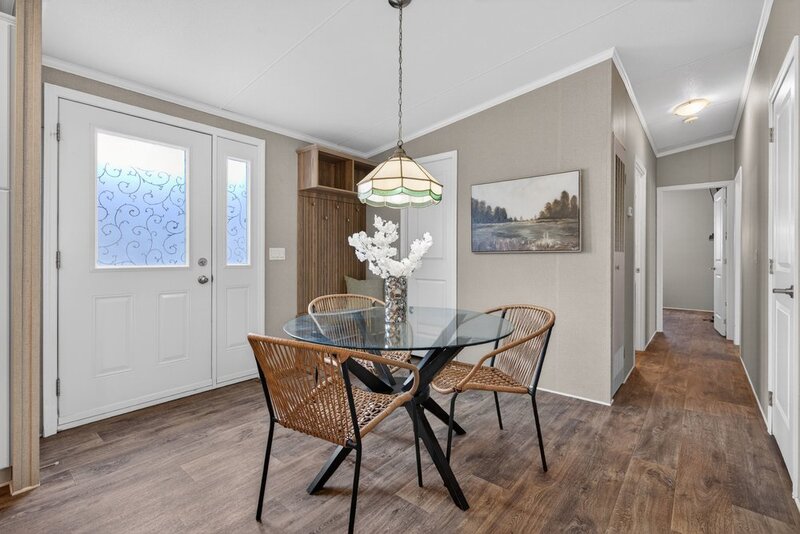 LOW MAINTENANCE LIVING IN THIS GREAT BURLINGTON COMMUNITY!