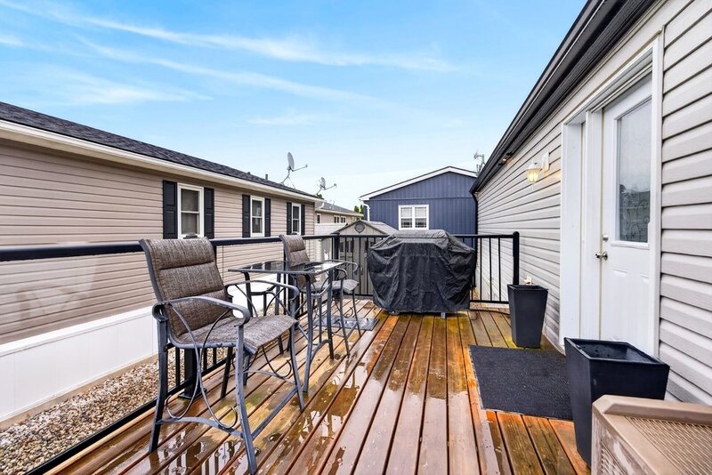 LOW MAINTENANCE LIVING IN THIS GREAT BURLINGTON COMMUNITY!
