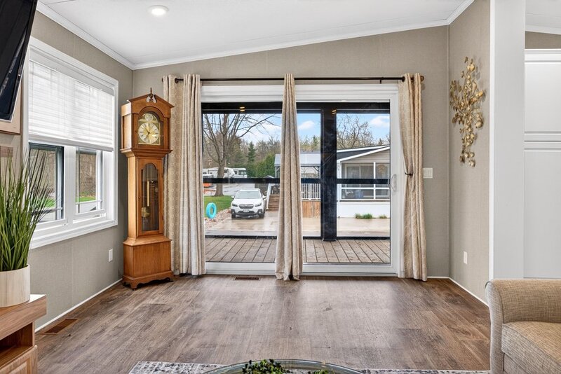 LOW MAINTENANCE LIVING IN THIS GREAT BURLINGTON COMMUNITY!