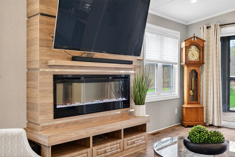 LOW MAINTENANCE LIVING IN THIS GREAT BURLINGTON COMMUNITY!