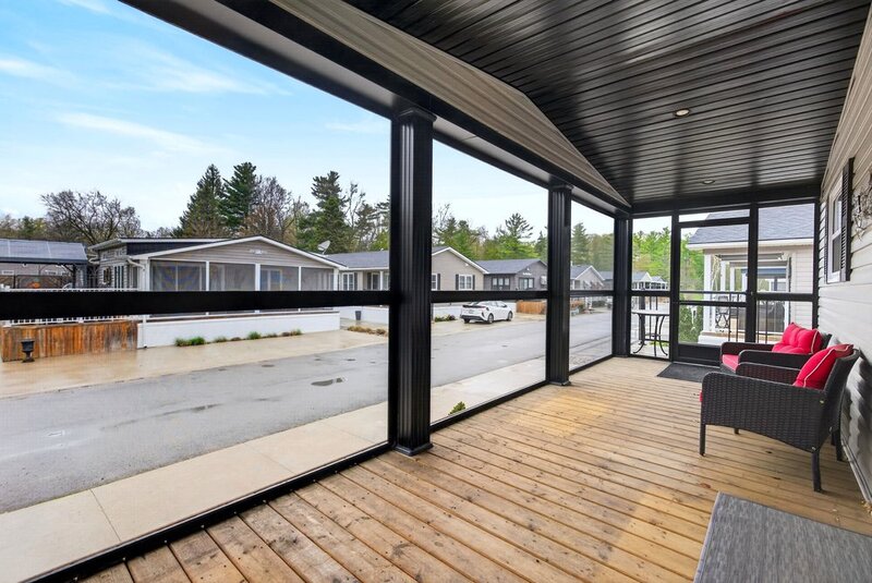 LOW MAINTENANCE LIVING IN THIS GREAT BURLINGTON COMMUNITY!