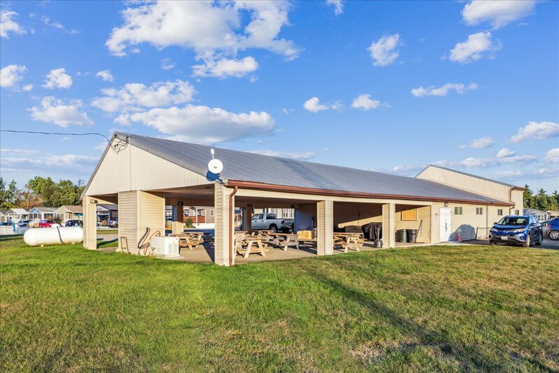 LOW MAINTENANCE LIVING IN THIS GREAT BURLINGTON COMMUNITY!