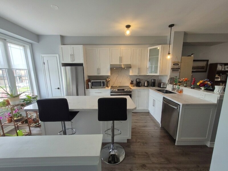 BEAUTIFULLY MAINTAINED TOWNHOME FOR LEASE IN WINONA!