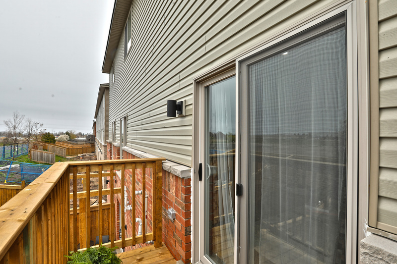 BEAUTIFULLY MAINTAINED TOWNHOME FOR LEASE IN WINONA!