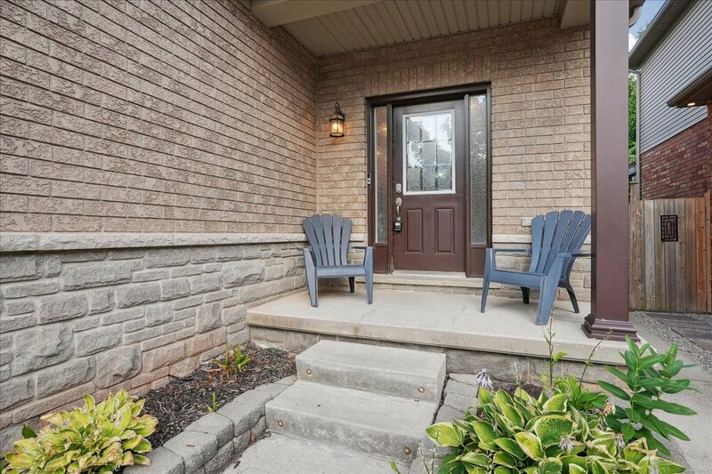 AMAZING WEST GRIMSBY HOME WITH INGROUND POOL!
