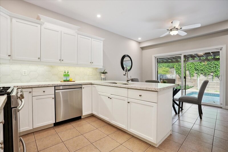 AMAZING WEST GRIMSBY HOME WITH INGROUND POOL!