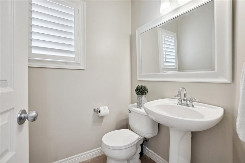 AMAZING WEST GRIMSBY HOME WITH INGROUND POOL!
