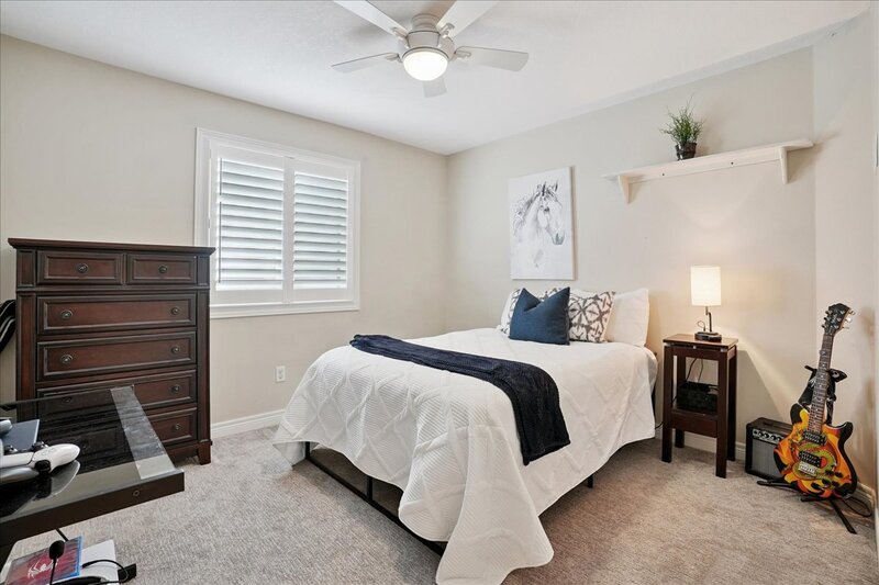 AMAZING WEST GRIMSBY HOME WITH INGROUND POOL!