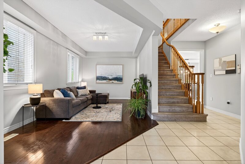 SPACIOUS FAMILY HOME ON SOUGHT AFTER HAMILTON MTN
