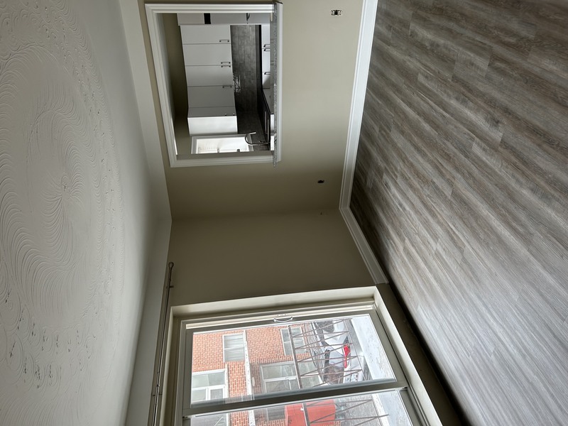 GREAT WALKABLE APARTMENT ON HAMILTON MOUNTAIN!