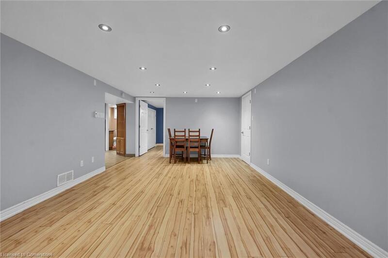 LOWER UNIT IN CHARMING STONEY CREEK!