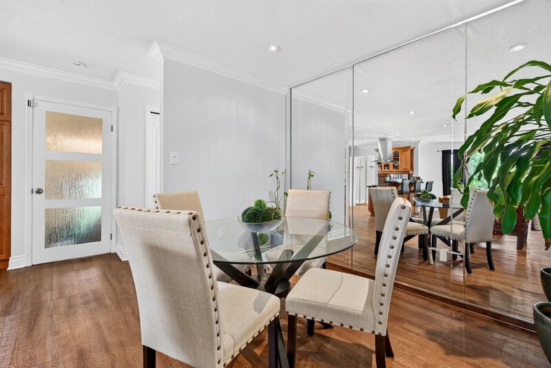 GREAT FAMILY HOME IN QUIET STONEY CREEK NEIGHBOURHOOD!