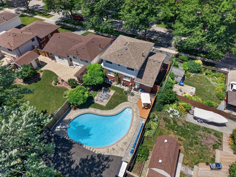 2 STOREY HOME WITH BACKYARD OASIS IN BURLINGTON