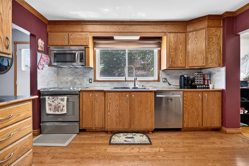 2 STOREY HOME WITH BACKYARD OASIS IN BURLINGTON