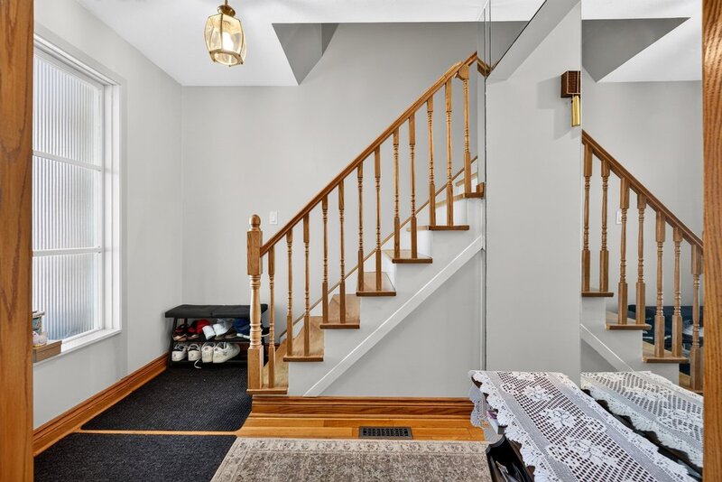 2 STOREY HOME WITH BACKYARD OASIS IN BURLINGTON