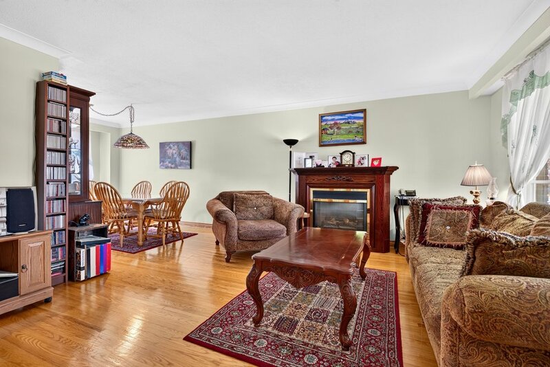 2 STOREY HOME WITH BACKYARD OASIS IN BURLINGTON
