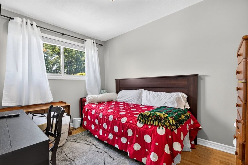 2 STOREY HOME WITH BACKYARD OASIS IN BURLINGTON