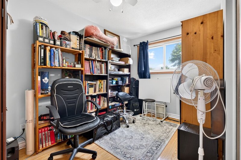 2 STOREY HOME WITH BACKYARD OASIS IN BURLINGTON