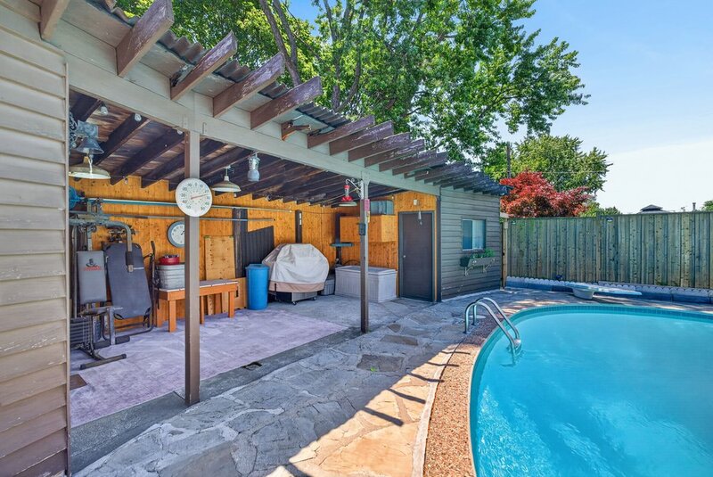 2 STOREY HOME WITH BACKYARD OASIS IN BURLINGTON