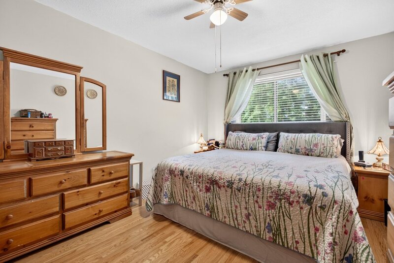 2 STOREY HOME WITH BACKYARD OASIS IN BURLINGTON