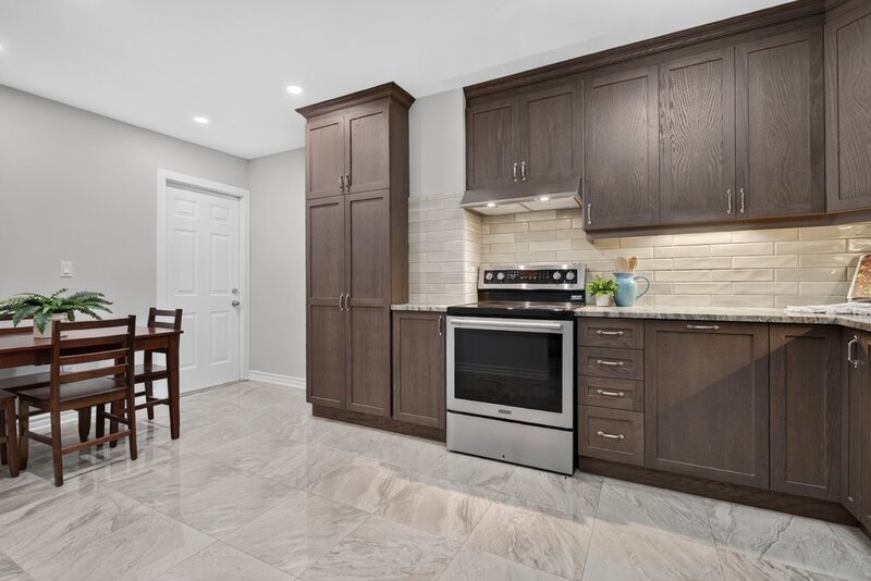 Affordable Semi-Detached Home in sought-after Stoney Creek neighbourhood!