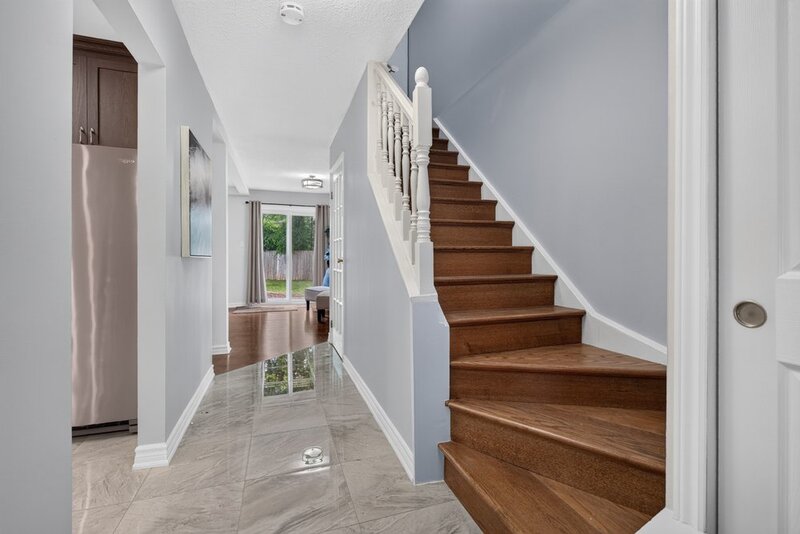 Affordable Semi-Detached Home in sought-after Stoney Creek neighbourhood!