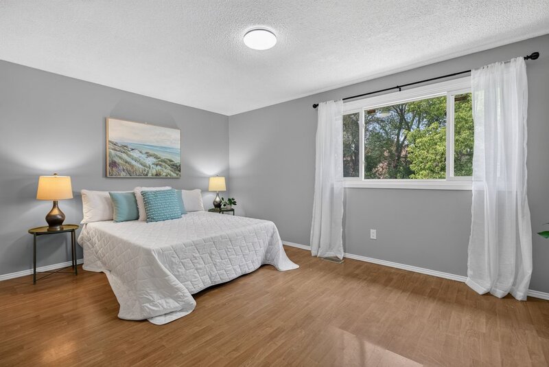 Affordable Semi-Detached Home in sought-after Stoney Creek neighbourhood!
