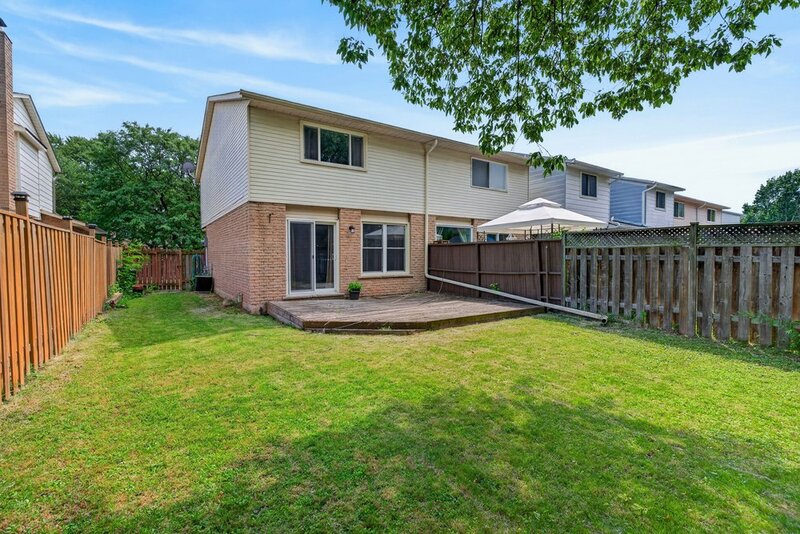Affordable Semi-Detached Home in sought-after Stoney Creek neighbourhood!
