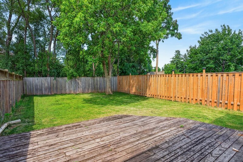 Affordable Semi-Detached Home in sought-after Stoney Creek neighbourhood!