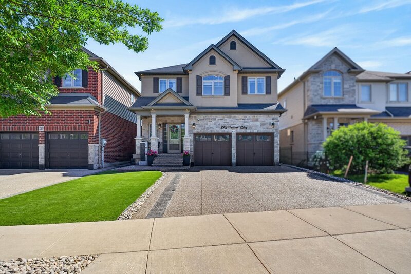BEAUTIFULLY MAINTAINED 2STRY HOME W/POOL IN BINBROOK