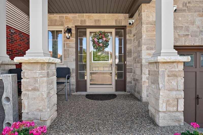 BEAUTIFULLY MAINTAINED 2STRY HOME W/POOL IN BINBROOK