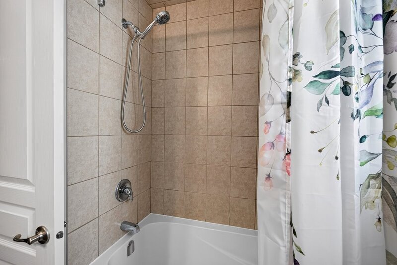 BEAUTIFULLY MAINTAINED 2STRY HOME W/POOL IN BINBROOK