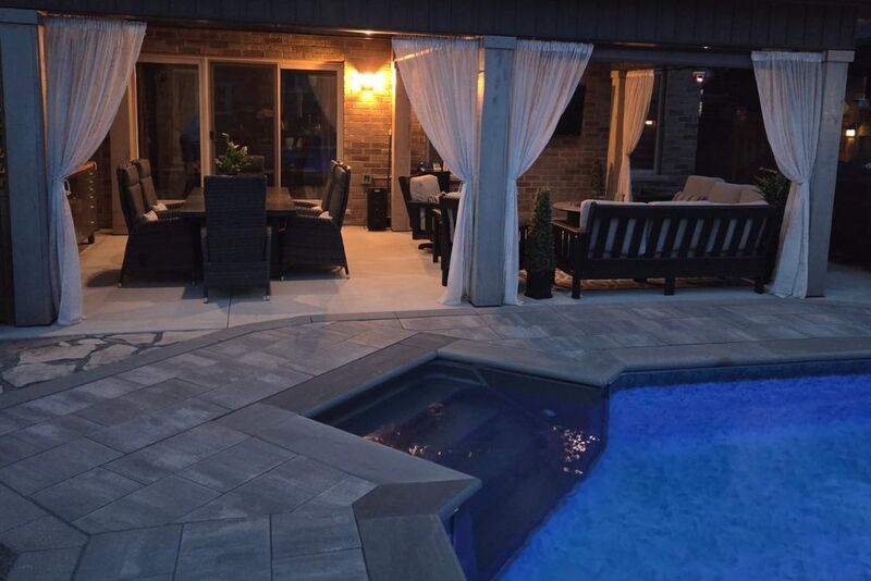 BEAUTIFULLY MAINTAINED 2STRY HOME W/POOL IN BINBROOK