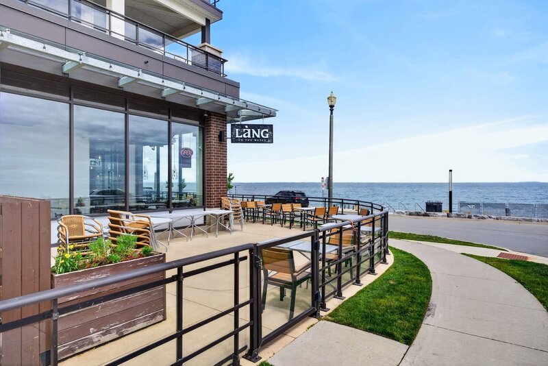 GRIMSBY-ON-THE-LAKE-WATERFRONT STUNNER
