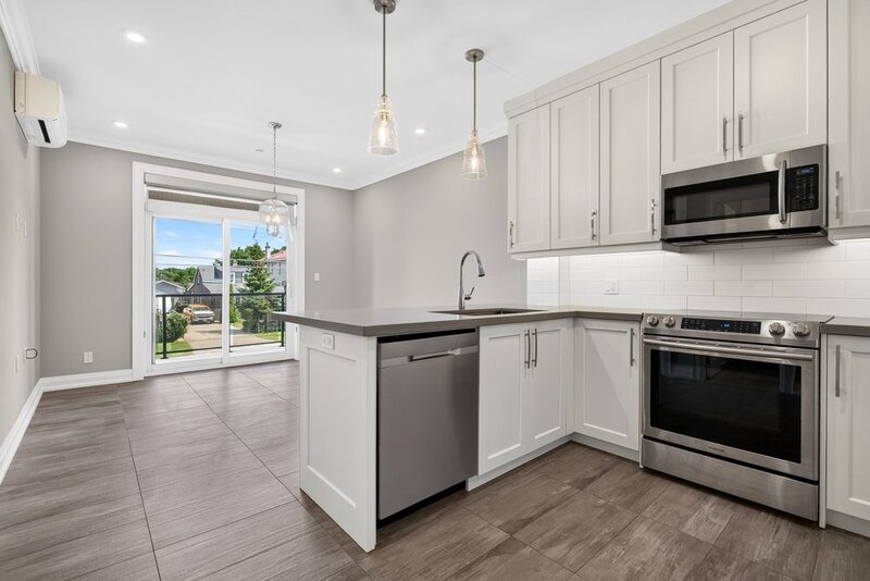 GREAT CONDO UNIT IN PRIME STONEY CREEK LOCATION!