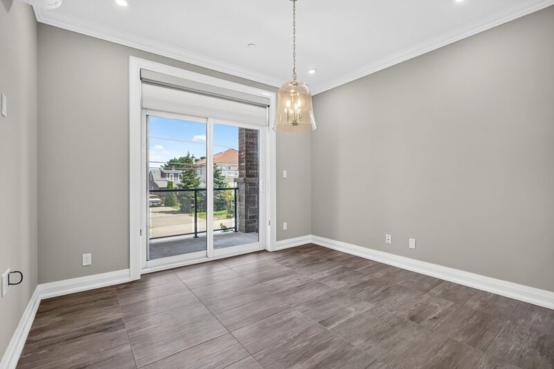 GREAT CONDO UNIT IN PRIME STONEY CREEK LOCATION!