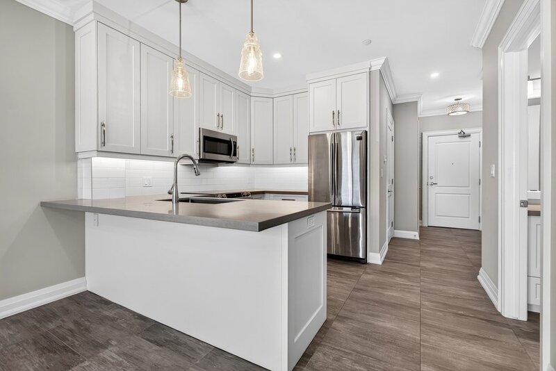GREAT CONDO UNIT IN PRIME STONEY CREEK LOCATION!