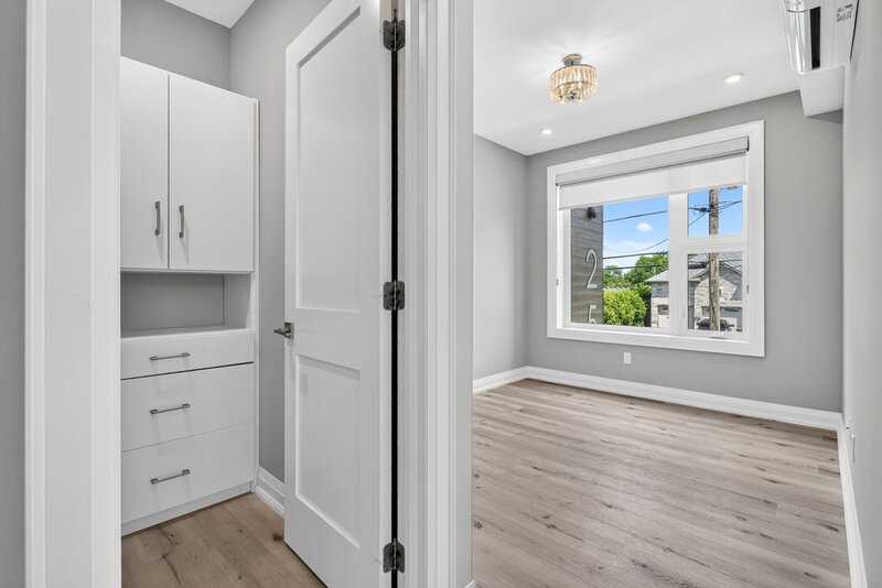 GREAT CONDO UNIT IN PRIME STONEY CREEK LOCATION!