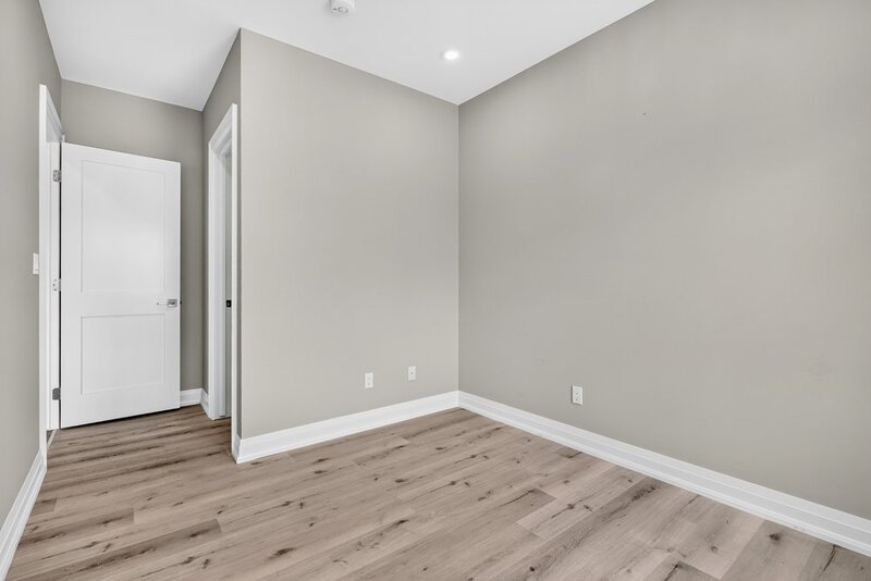 GREAT CONDO UNIT IN PRIME STONEY CREEK LOCATION!