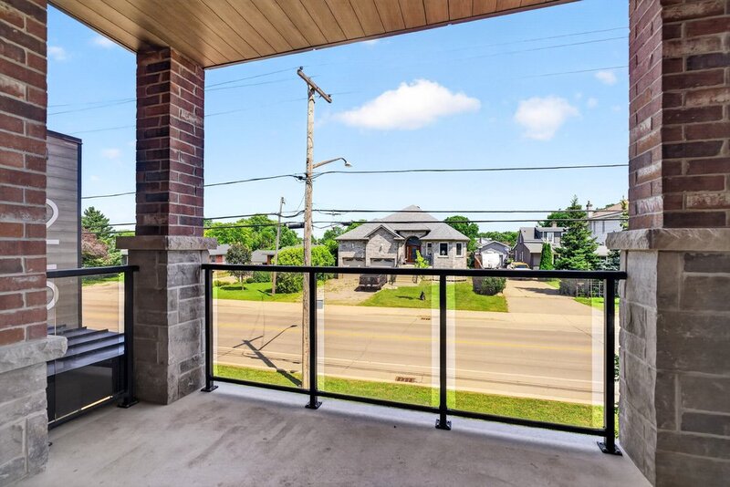 GREAT CONDO UNIT IN PRIME STONEY CREEK LOCATION!