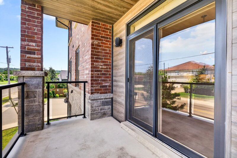 GREAT CONDO UNIT IN PRIME STONEY CREEK LOCATION!